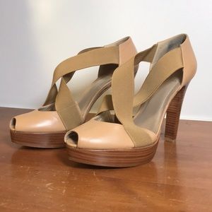Stuart Weitzman NWOT Strappy Sandal, Size 9